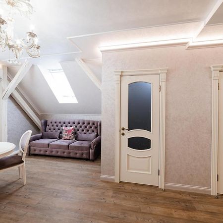 Vip Apartment On Duhnovicha Street .Free Parking. أوزهورود المظهر الخارجي الصورة