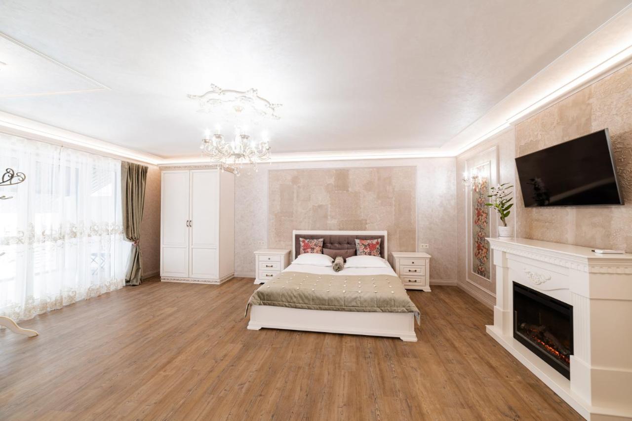 Vip Apartment On Duhnovicha Street .Free Parking. أوزهورود المظهر الخارجي الصورة
