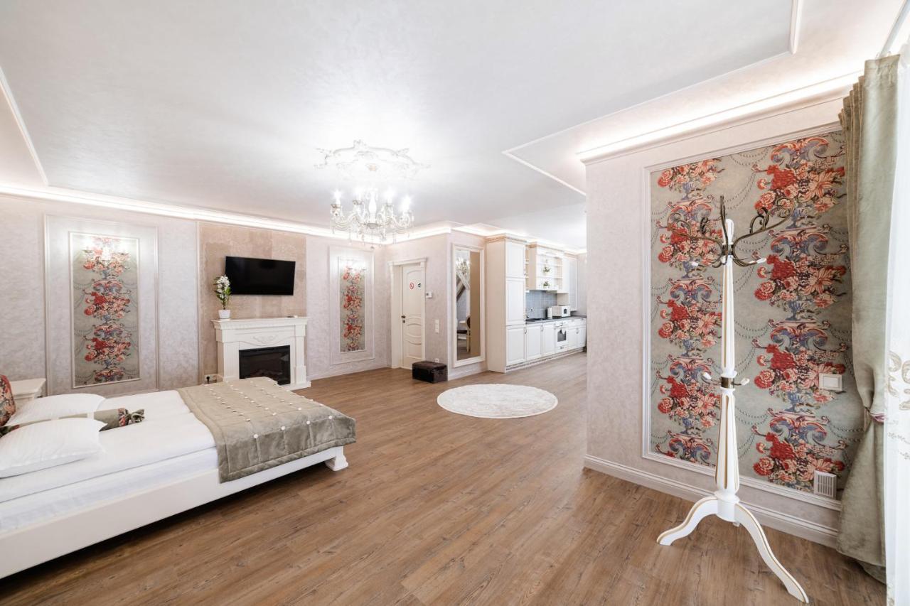 Vip Apartment On Duhnovicha Street .Free Parking. أوزهورود المظهر الخارجي الصورة